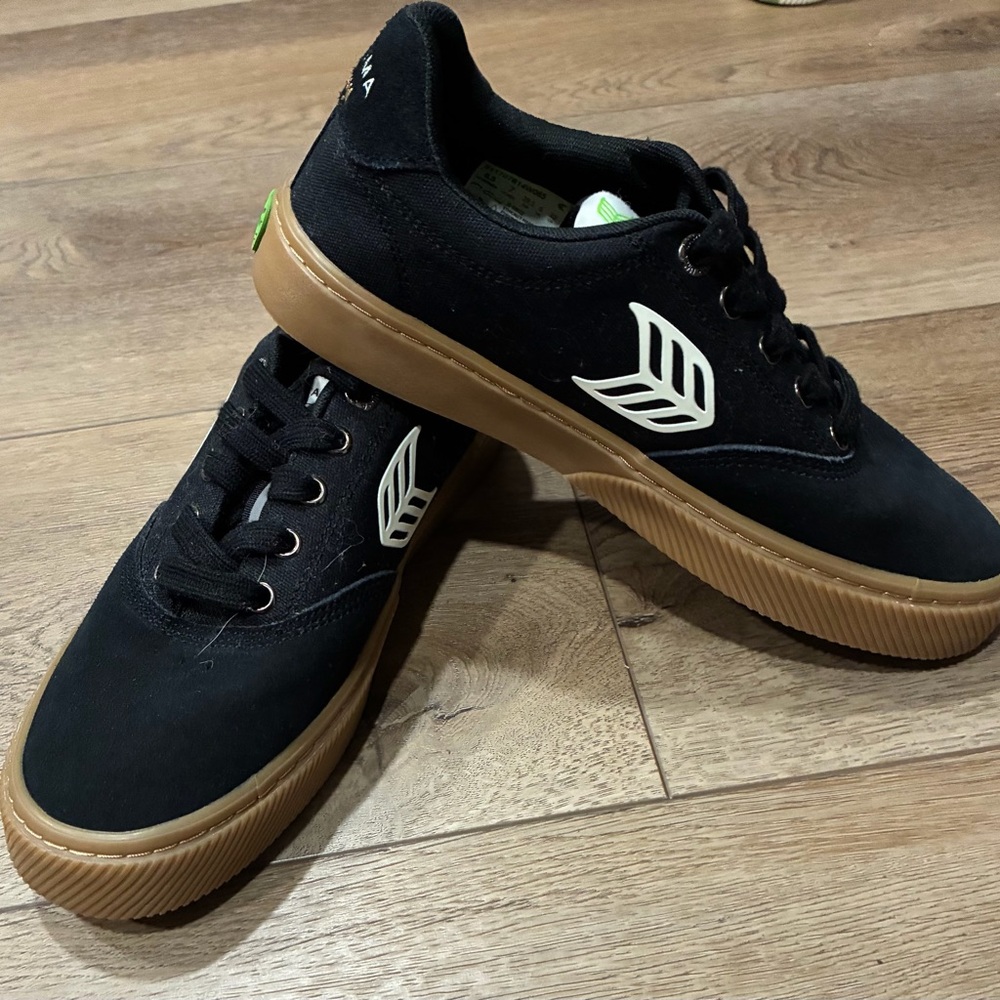 Cariuma Naioca skate shoes black canvas womens sz 8.5